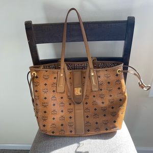 MCM medium Liz reversible tote
